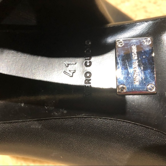 Michael Kors black pointy toed booties - Picture 2 of 6